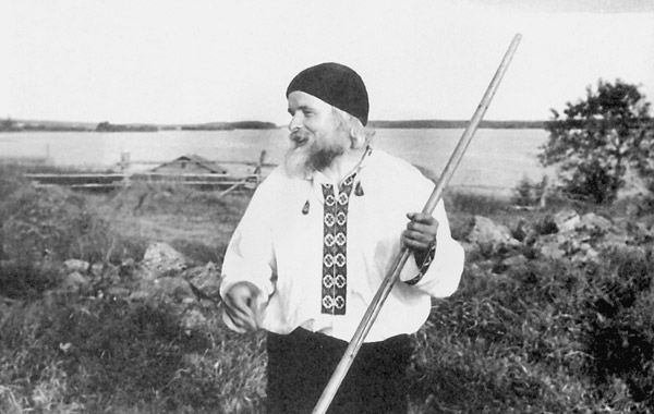 Д.Балашов на покосе в д.Чеболакша в КАССР 1979г. Д.Балашов на покосе в д.Чеболакша в КАССР 1979г.